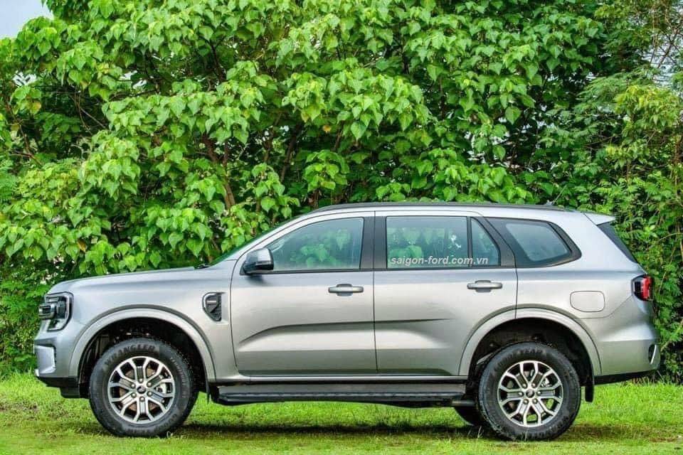 Mô tả sản phẩm Ford Everest Ambiente 2023