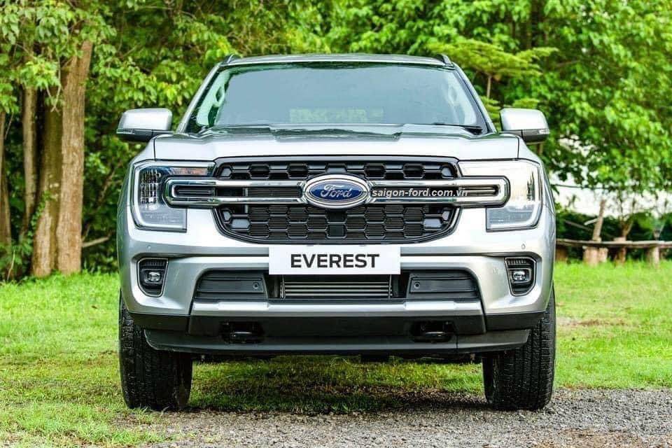 Mô tả sản phẩm Ford Everest Ambiente 2023